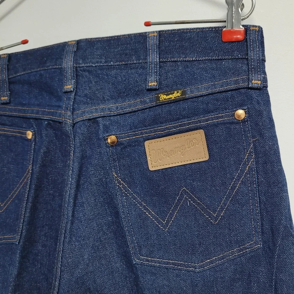 Vintage Wrangler 13MWZ Blue Denim Jeans USA Made 34x36 LM8-A989-002 Mens